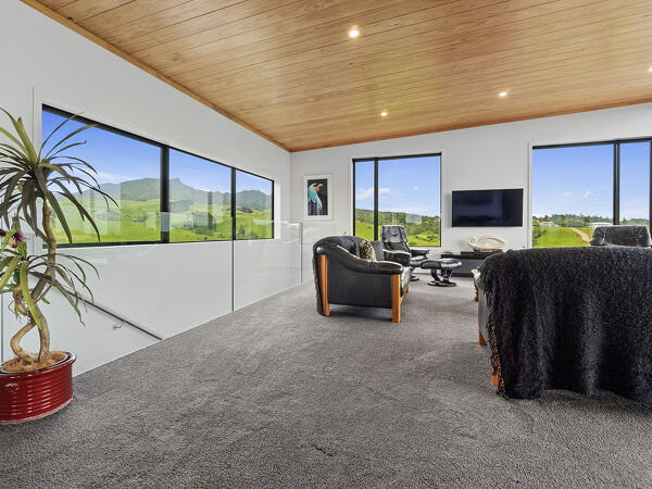 Excelsior Project - Allen's Raglan Home