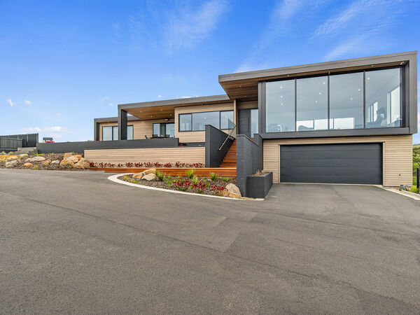 Excelsior Project - Allen's Raglan Home