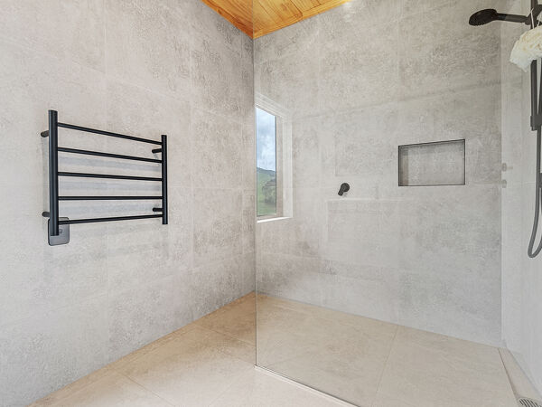 Excelsior Project - Allen's Raglan Home